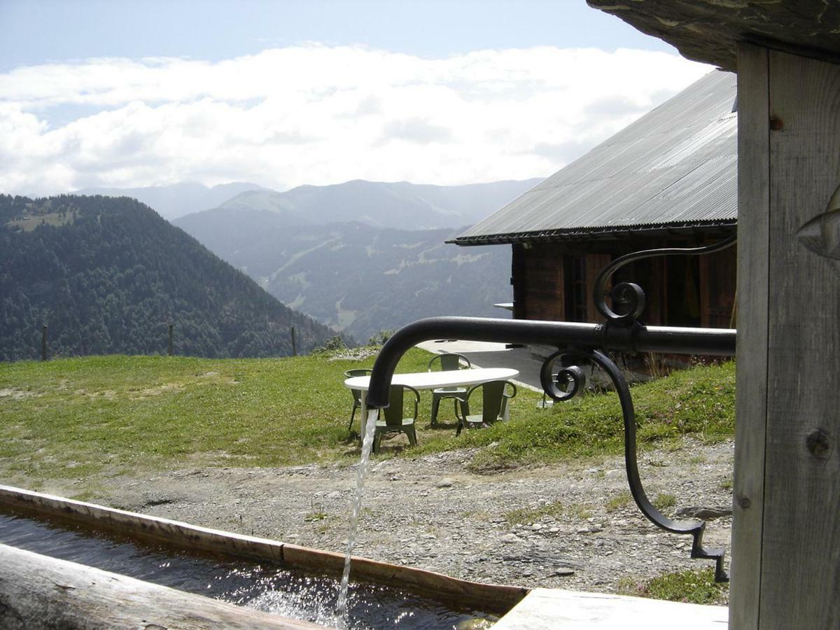 Reine Des Aravis - Chalet Isole Flumet Exterior foto