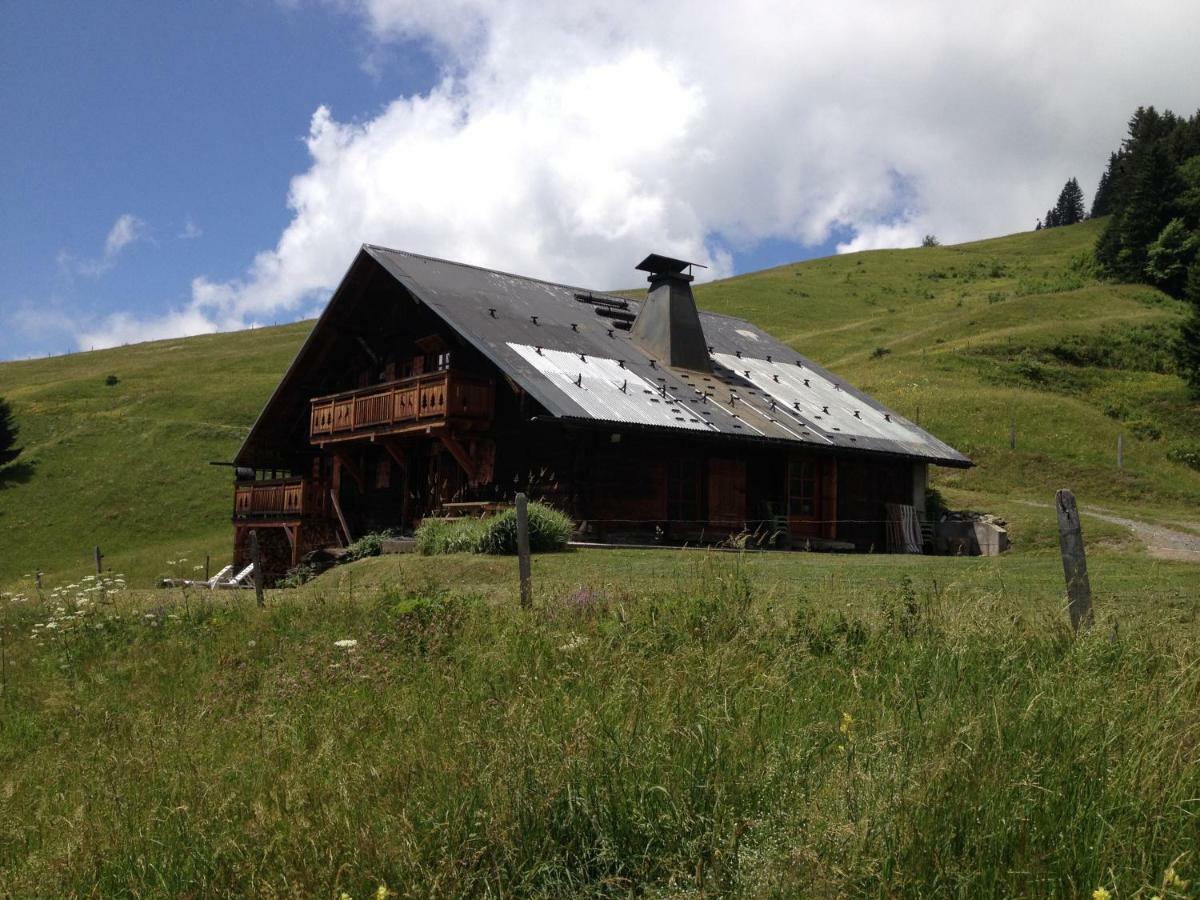 Reine Des Aravis - Chalet Isole Flumet Exterior foto